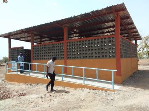 Hall de causerie construit au CSPS de Tourghoguin, commune de Tensobtenga.